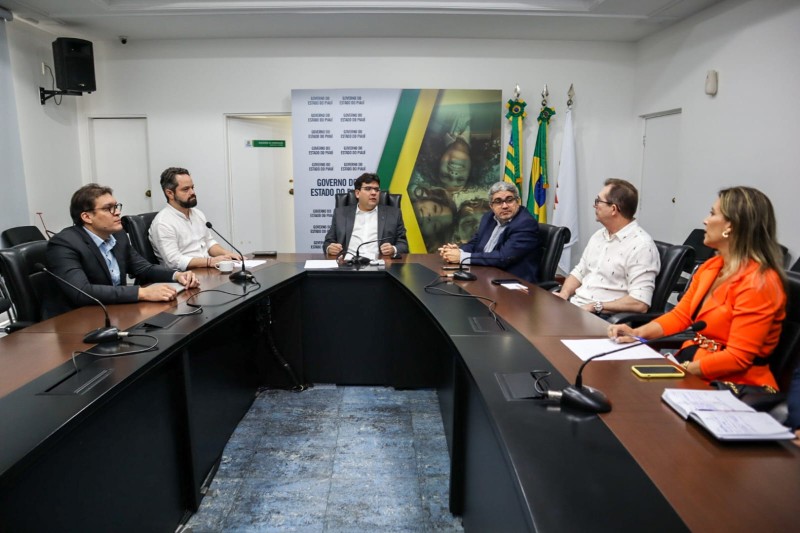 Rafael reúne equipe da Saúde e diz que uma das metas é reduzir espera por cirurgias, exames e consultas