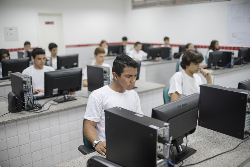 Matrículas de alunos novatos na rede estadual começam na Capital e no Interior