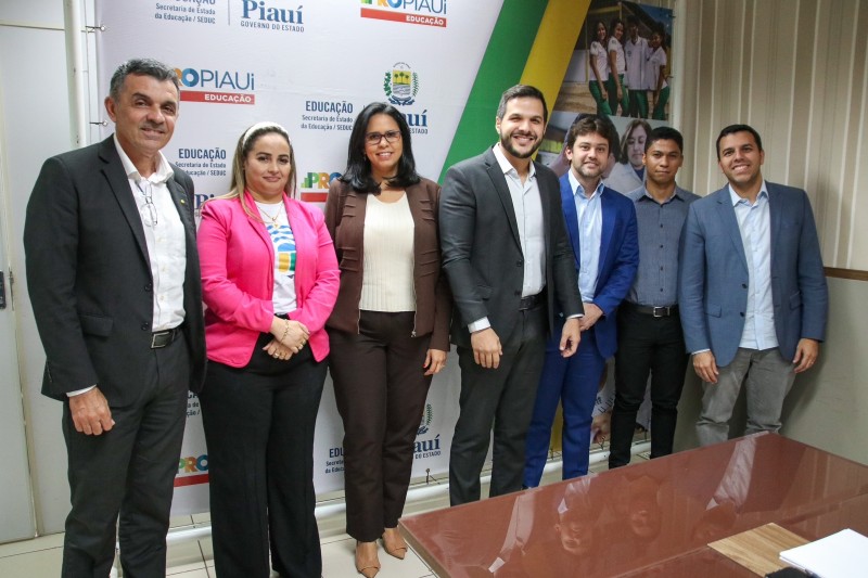 Seduc recebe equipe de auditores para apresentação de trabalhos do TCE