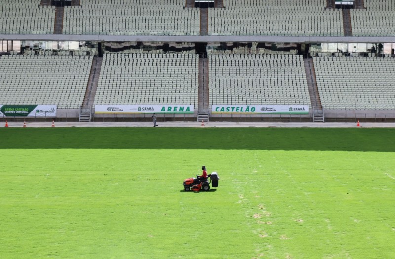 Novo gramado da Arena Castelão passa pelo segundo corte
