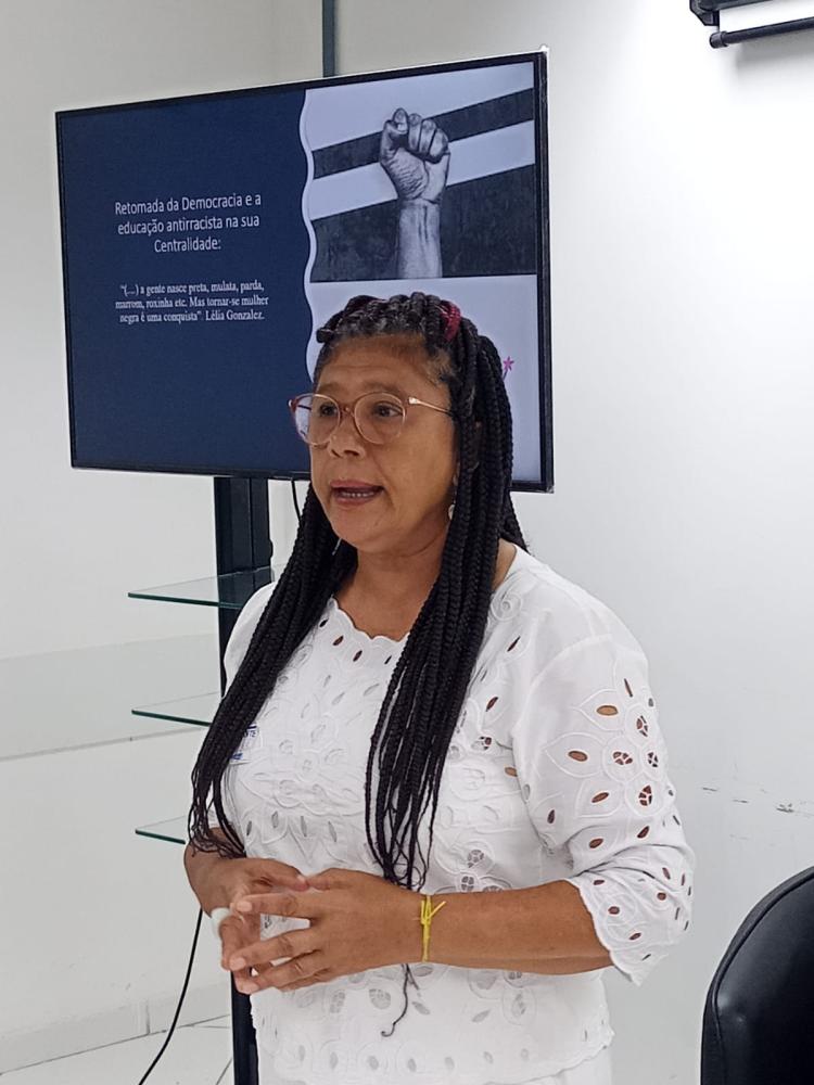 Vereadora de Salvador, Marta Rodrigues (PT), repudia agressão contra jornalistas da Record.