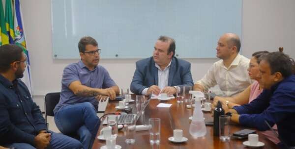 Sejuv dialoga com IFCE sobre a realização da etapa nacional do JIFs no CFO