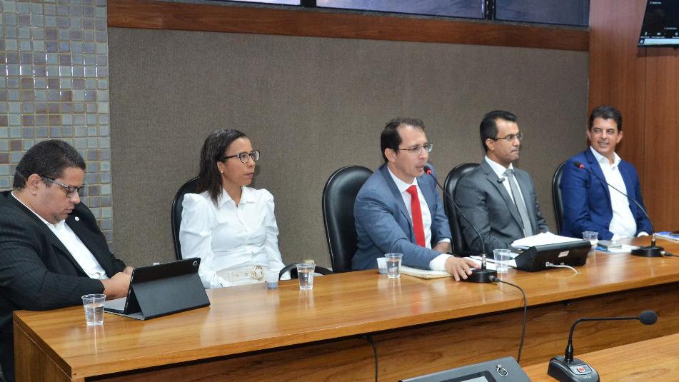 A Comissão Especial de Processo Legislativo da OAB/BA, reúne assessores jurídicos.
