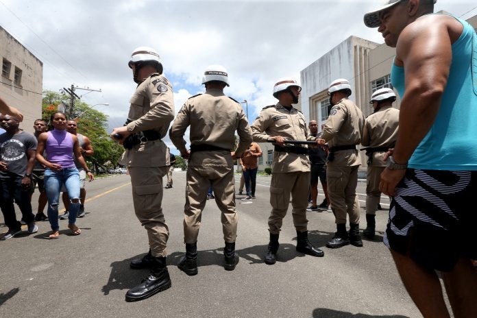 Academia de Polícia Militar capacita alunos-oficiais para o carnaval