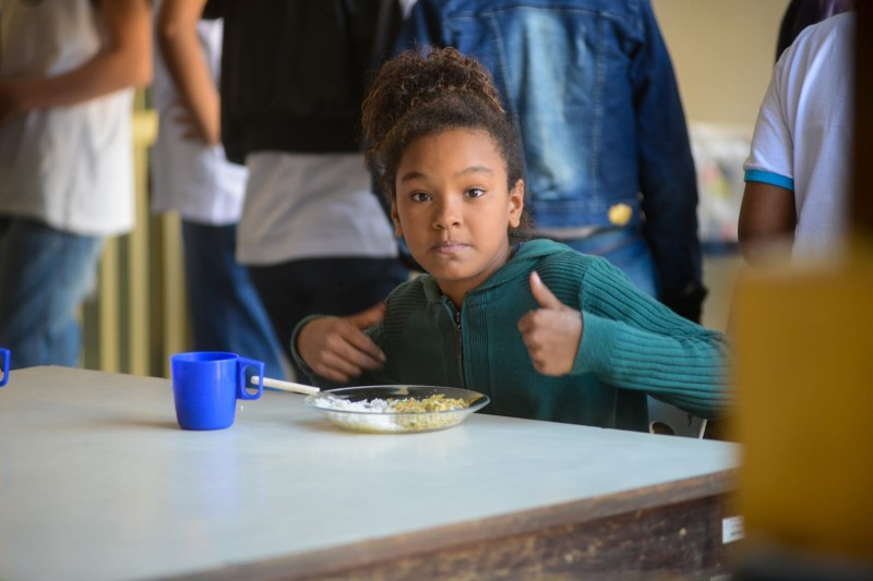 Governo amplia repasses para alimentação escolar e custeios de manutenção nas escolas