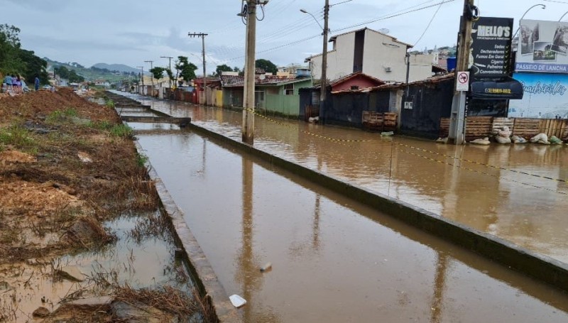 Estado multa empresa em quase R$ 300 milhões por falta de limpeza em lagoa que transbordou em Capitólio