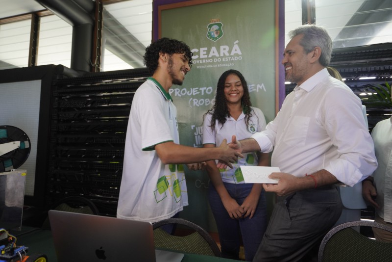 Mais de 70% das escolas da rede estadual do Ceará ofertarão o ensino médio em tempo integral em 2023
