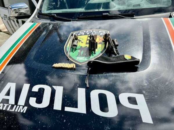 Com apoio da Ciopaer, PMCE prende trio e apreende três armas de fogo em Caucaia
