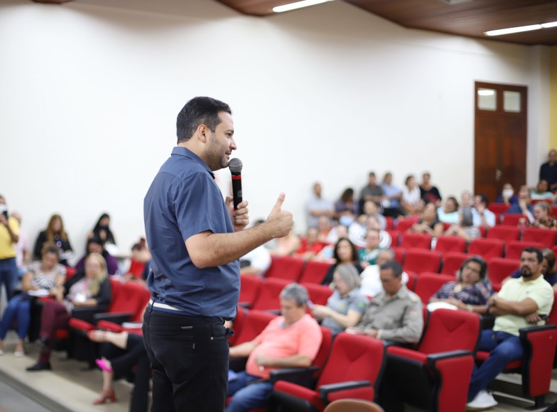 Educação reúne gestores e coordenadores em reunião de alinhamento