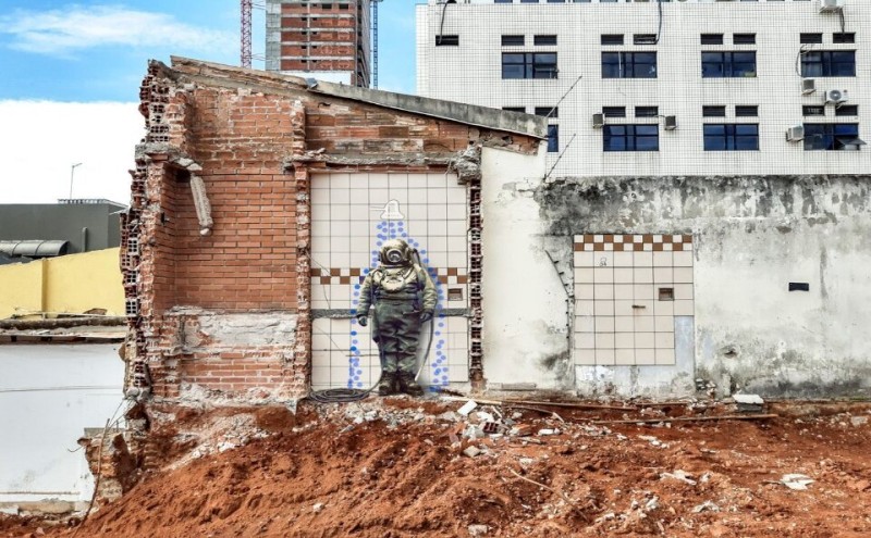 O Centro Cultural Octo Marques, unidade da Secretaria de Estado da Cultura (Secult), inaugura a instalação “Vestígios”, do artista visual Leandro de Araújo Moura, nesta quinta-feira (2/2), a partir das 19h. A exposição, contemplada pelo projeto Claque Ret