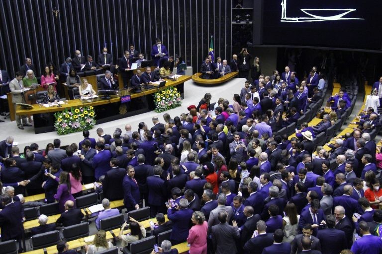 Lista dos empossados tem três alterações em relação ao resultado da eleição