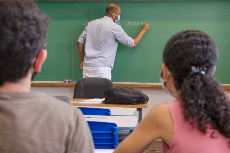 Universidades estaduais ofertam 690 vagas em licenciaturas para professores da educação básica