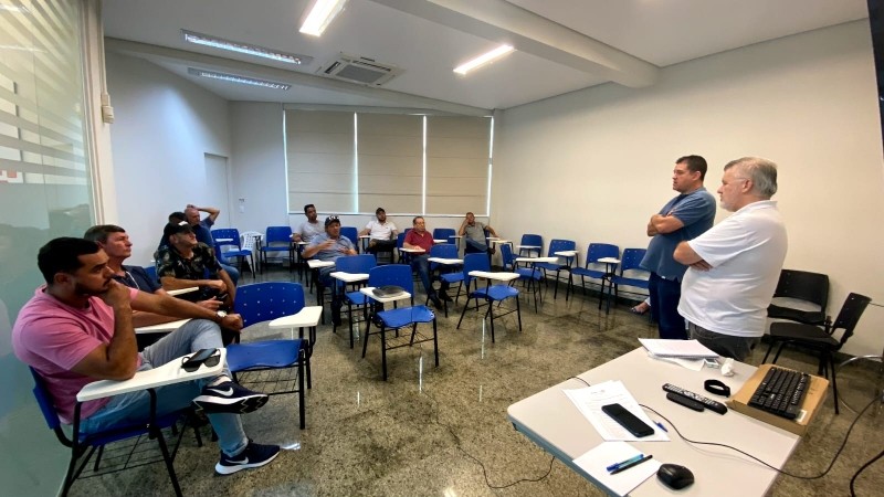 Secretaria de Segurança Pública reúne taxistas e dialoga sobre reivindicações da categoria