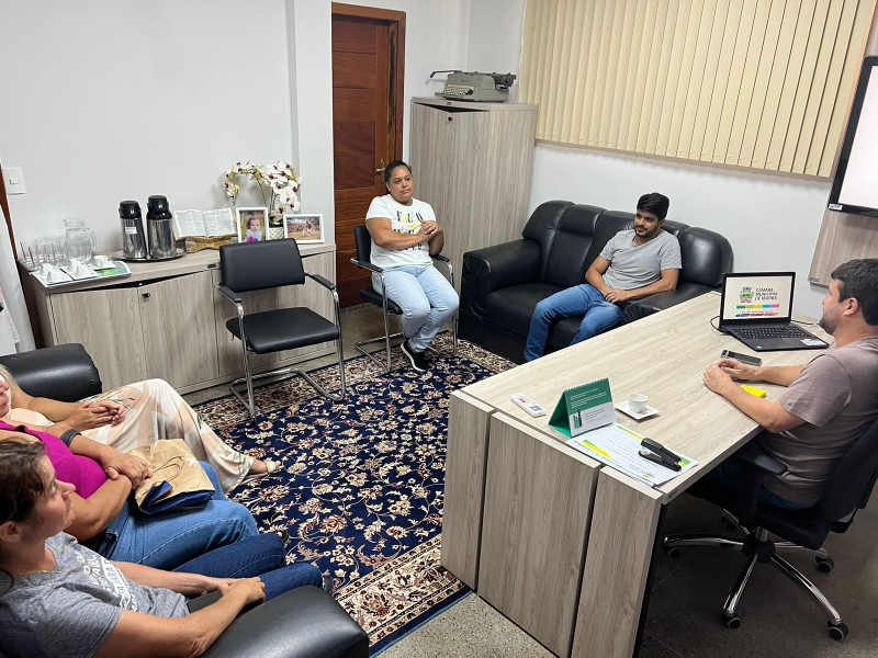 Vereadores recebem agentes de saúde