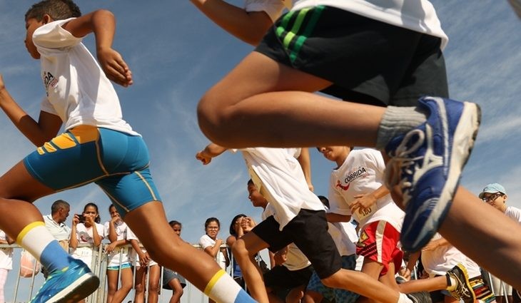 Fundesporte oferece cursos de capacitação sobre treinamento esportivo na escola