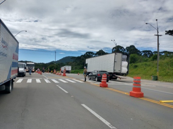 Fazenda fiscaliza trânsito irregular de mercadorias conjunto com a Polícia Militar Rodoviária