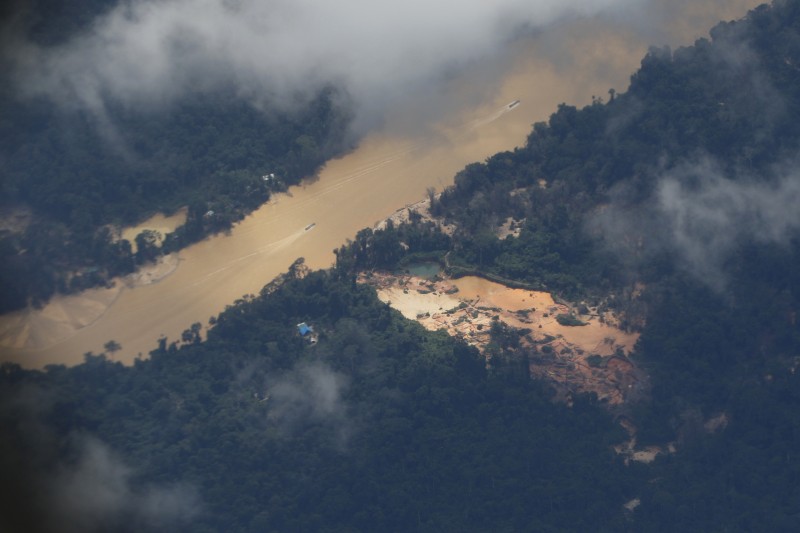 Garimpeiros pedem ajuda ao governo federal para deixar terra yanomami