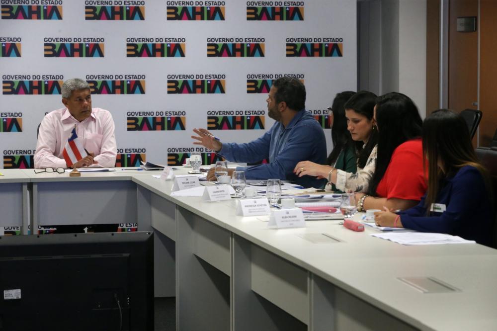 Jerônimo Rodrigues, governador da Bahia, reúne secretariado para apresentação de ações.