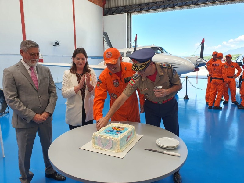Secretaria da Saúde entrega novas viaturas ao Batalhão de Operações Aéreas dos Bombeiros Militares
