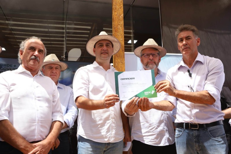 BRDE libera R$ 240 milhões para cooperativas, empresas e compra de ônibus elétricos de Cascavel