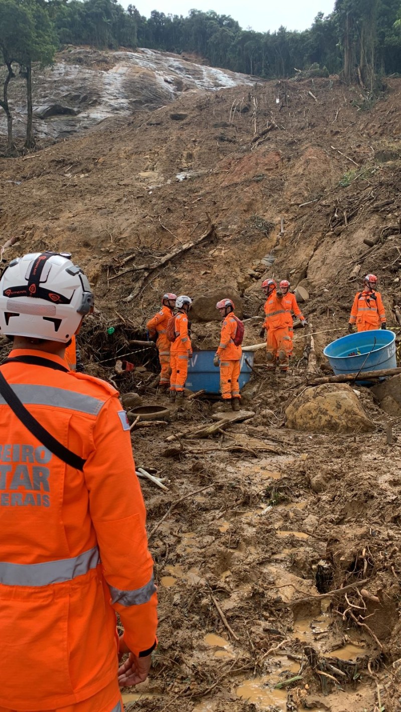 Bombeiros de Minas vão ajudar nas buscas após terremoto na Turquia e na Síria