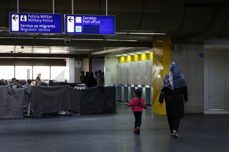 Após meses, Aeroporto de Guarulhos deixa de ter afegãos acampados