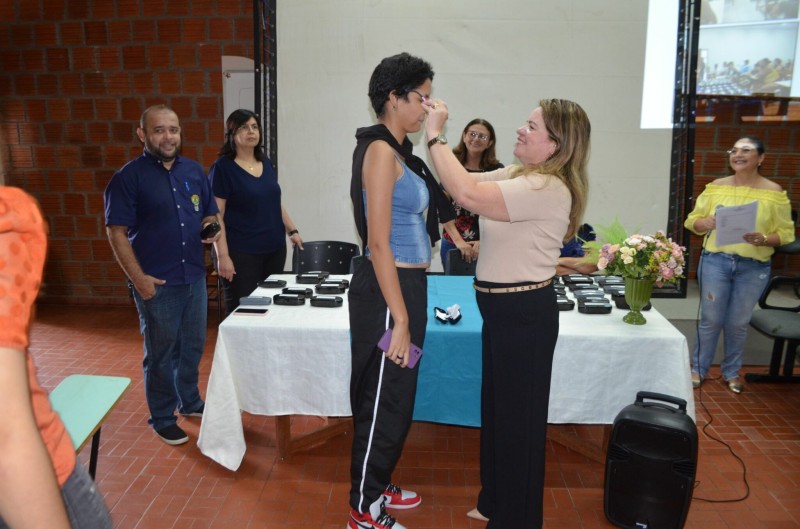 Estado realiza mais uma entrega de óculos para estudantes da rede estadual