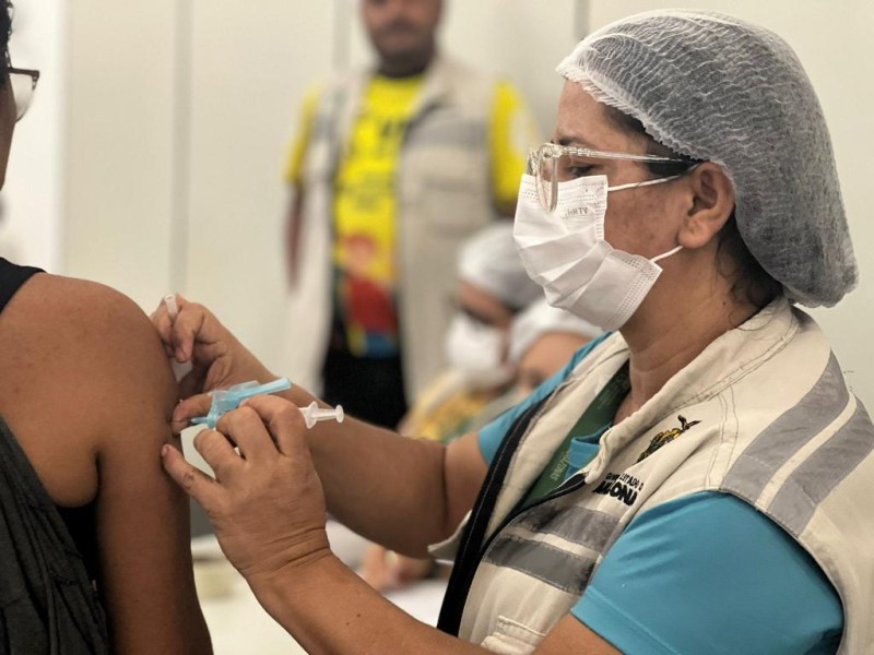 Vacine Já’ doses contra Covid-19 em shopping e policlínicas de Manaus