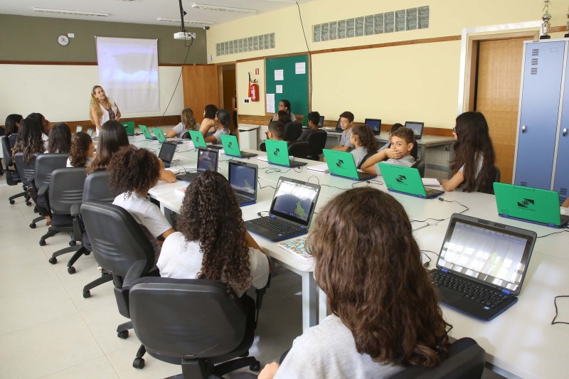 Censo Escolar: Paraná é líder do ranking nacional em oferta de computadores e conectividade