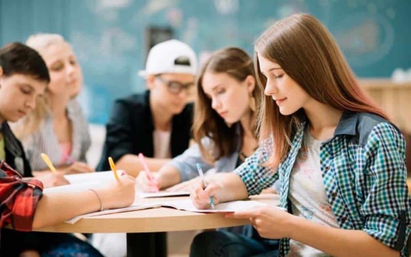 IBAITI - CEEP Seiji Hatanda realiza pesquisa com estudantes para realizar cursos subsequentes