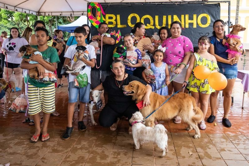 Veja como foi a 1ª edição do ?Carna Folia Pet?; mais de 30 animaizinhos foram adotados