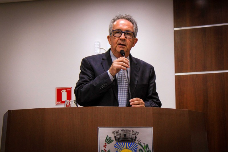 Silvio do Barateiro solicitou agilidade na realização de indicações de serviços ao Poder Executivo