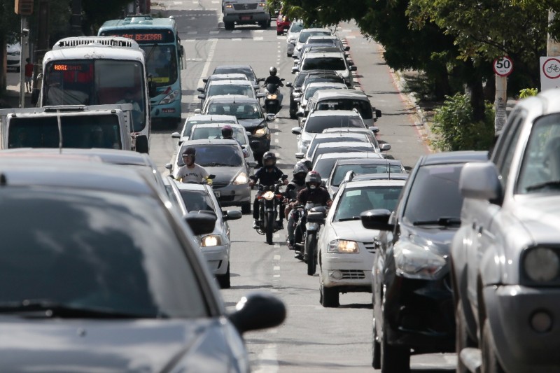 Detran-CE divulga calendário de licenciamento 2023 para veículos automotores