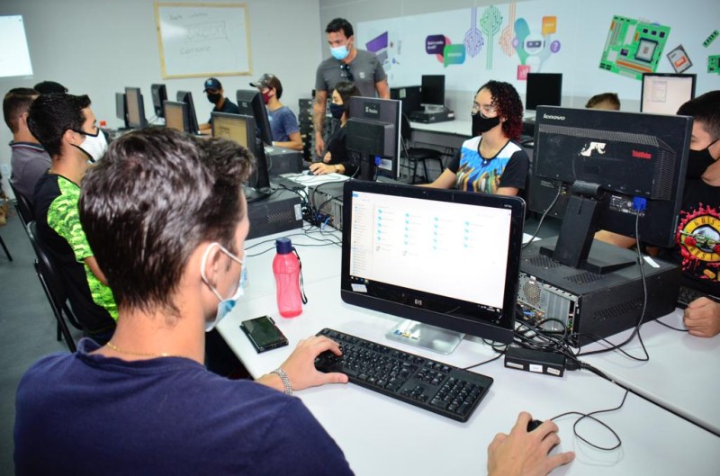 Escolas do Futuro oferecem 450 vagas em cursos de qualificação profissional