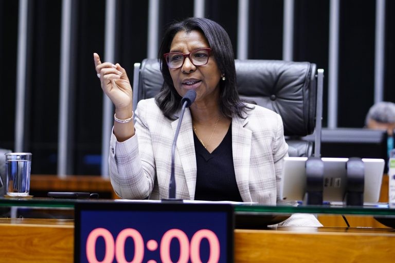 Projeto obriga unidades públicas de saúde a divulgarem lista de plantonistas