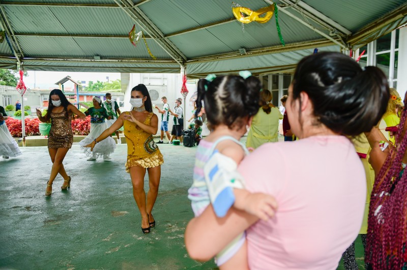 Tradicional bailinho de Carnaval anima pacientes do Hospital Infantil Joana de Gusmão