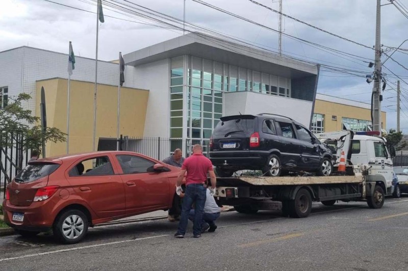Polícia Civil inicia nova etapa de remoção de veículos apreendidos em delegacias da RMC