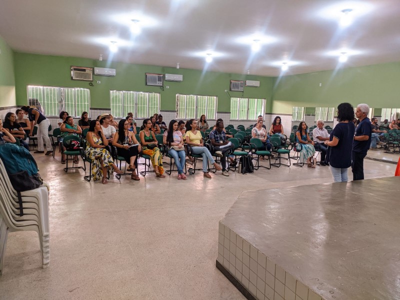 ENCONTRO DE MULHERES RURAIS DEBATE EDUCAÇÃO ALIMENTAR E NUTRICIONAL