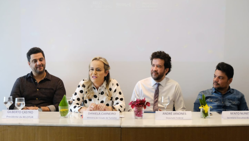 Ministra do Turismo se reúne com setor de turismo de Minas Gerais