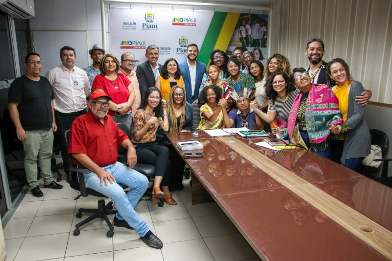 Seduc debate implantação de educação indígena e quilombola