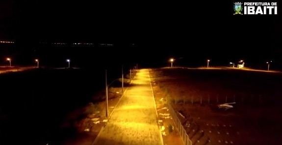 IBAITI - Prefeitura implanta 84 postes completos no Parque Industrial