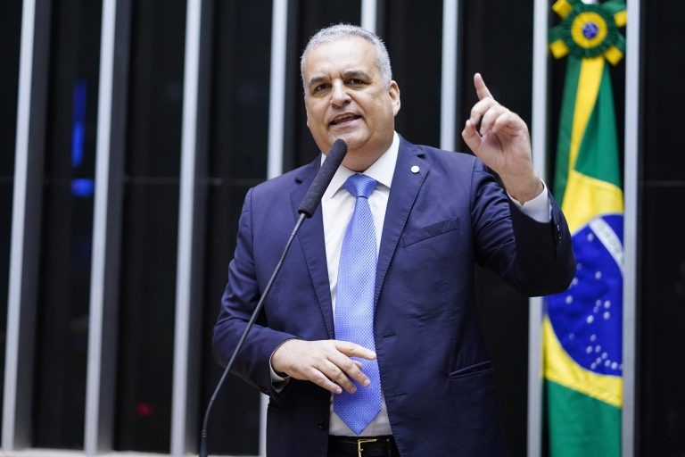 Proposta cria regras para operações do BNDES com outros países