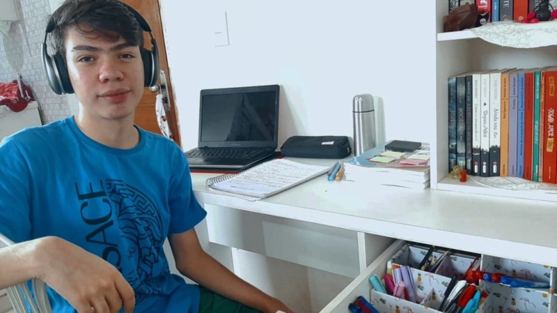 Rede Estadual,mais de 200 alunos tiraram 800 na redação do Enem