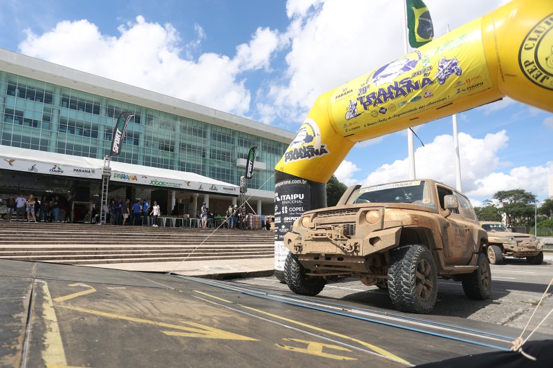 Mais de 1.200 pessoas acompanharam a festa de premiação do Rally Transparaná