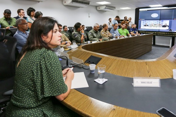 Governadora em exercício Priscila Krause abre oficialmente a Operação Carnaval em reunião no Centro de Comando da SDS