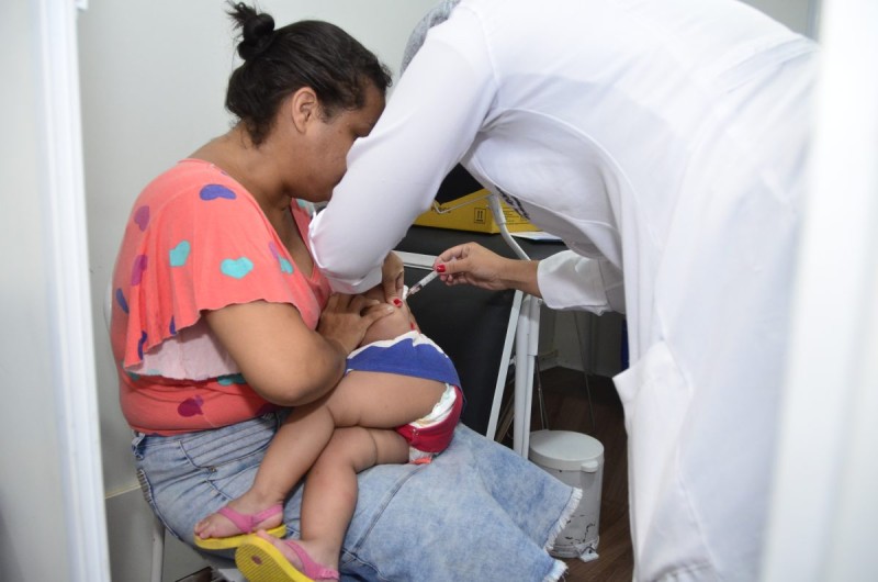 Vacina baby contra Covid-19 passa a ser aplicada de segunda a sexta em Nova Iguaçu