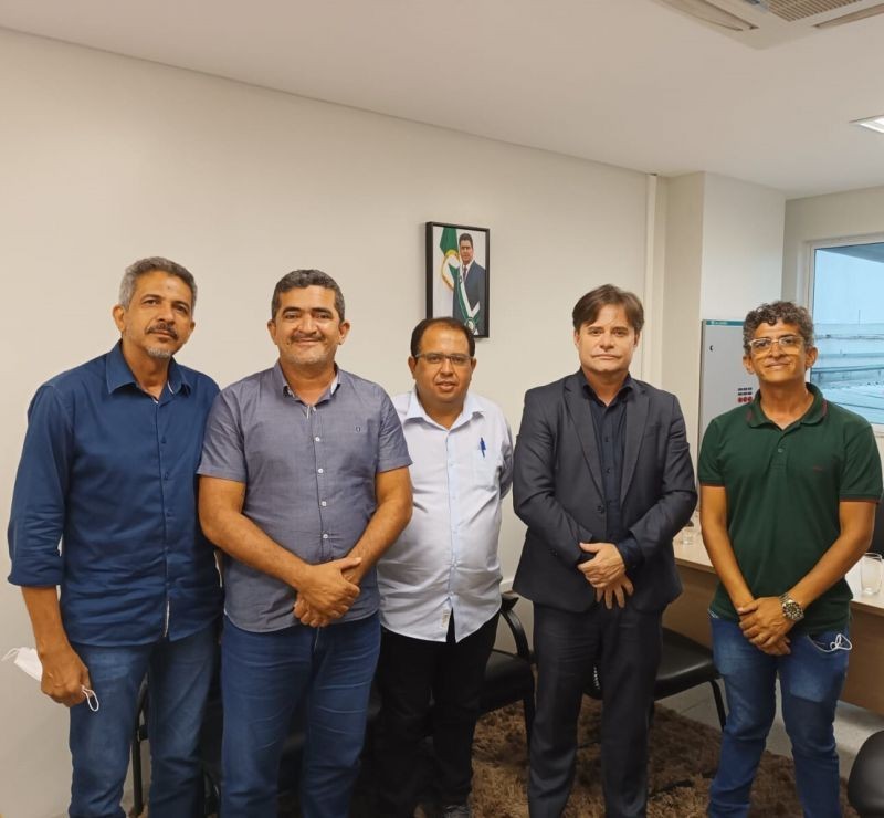 Diretor-geral da ECSP recebe a visita de Parlamentares no Hospital Municipal de Cuiabá