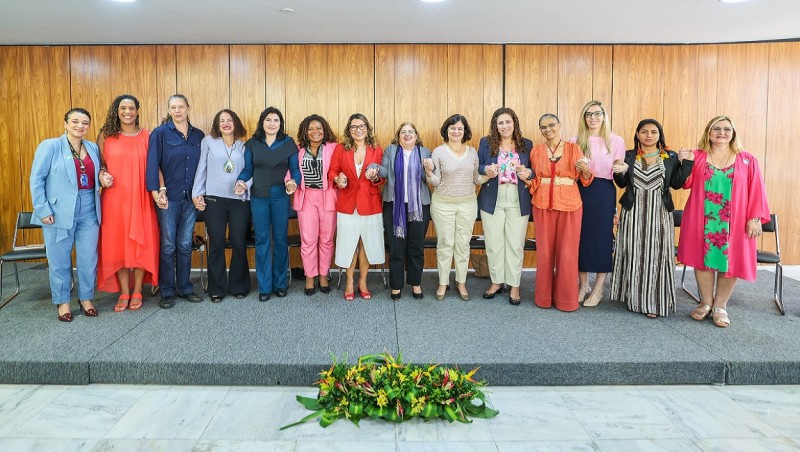 Governo inicia mês das mulheres promovendo encontro entre primeira-dama e ministras