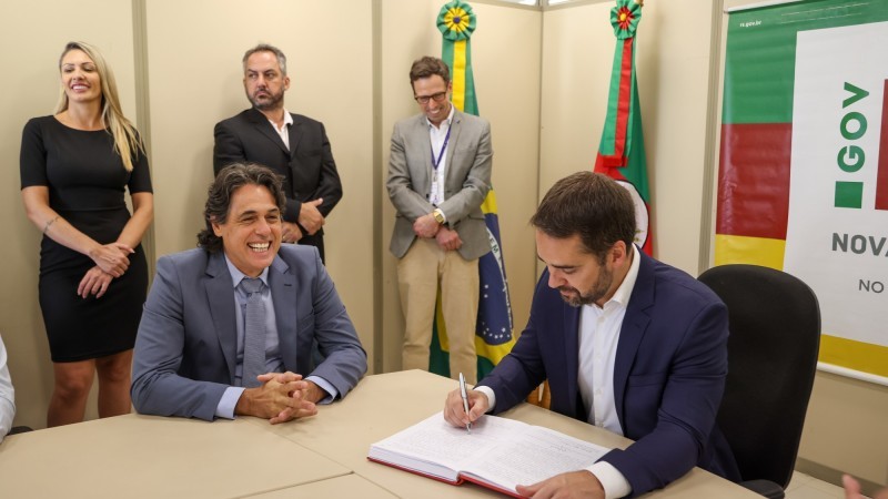 Governador empossa Danrlei de Deus como secretário do Esporte e Lazer