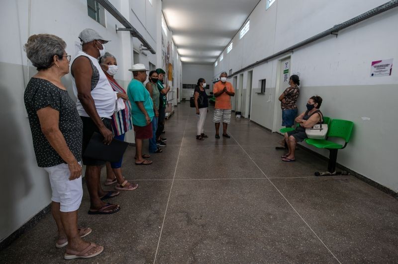 Primeiro dia de vacinação bivalente aplicada como reforço contra Covid registra boa adesão